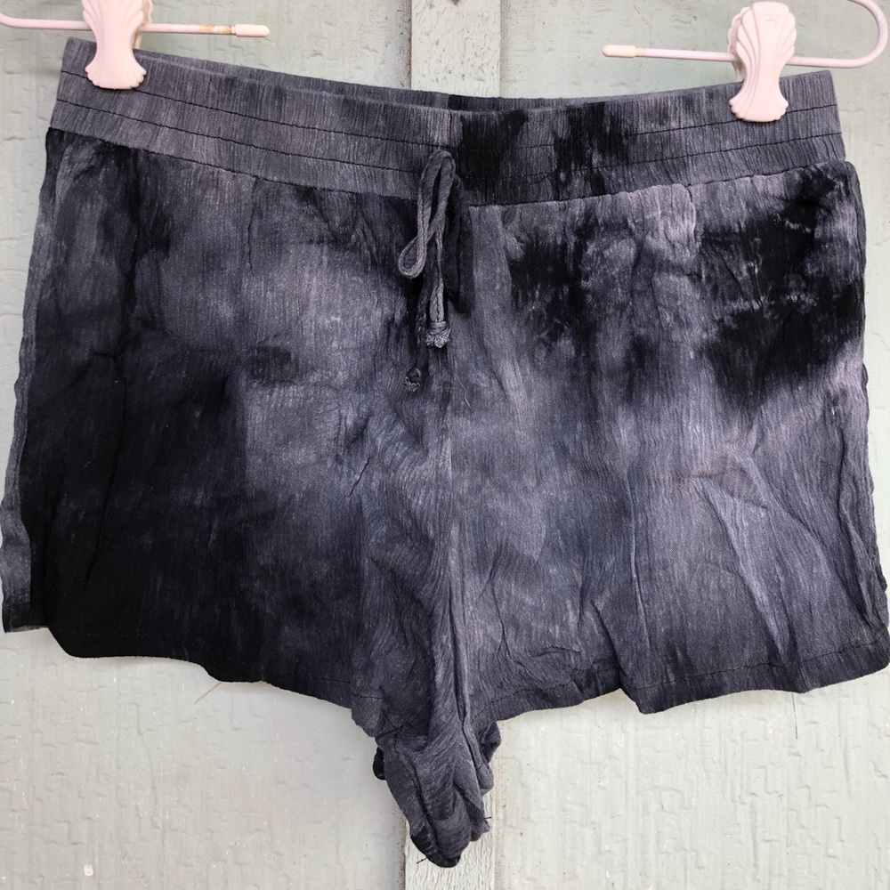 Gray/blue flowy shorts